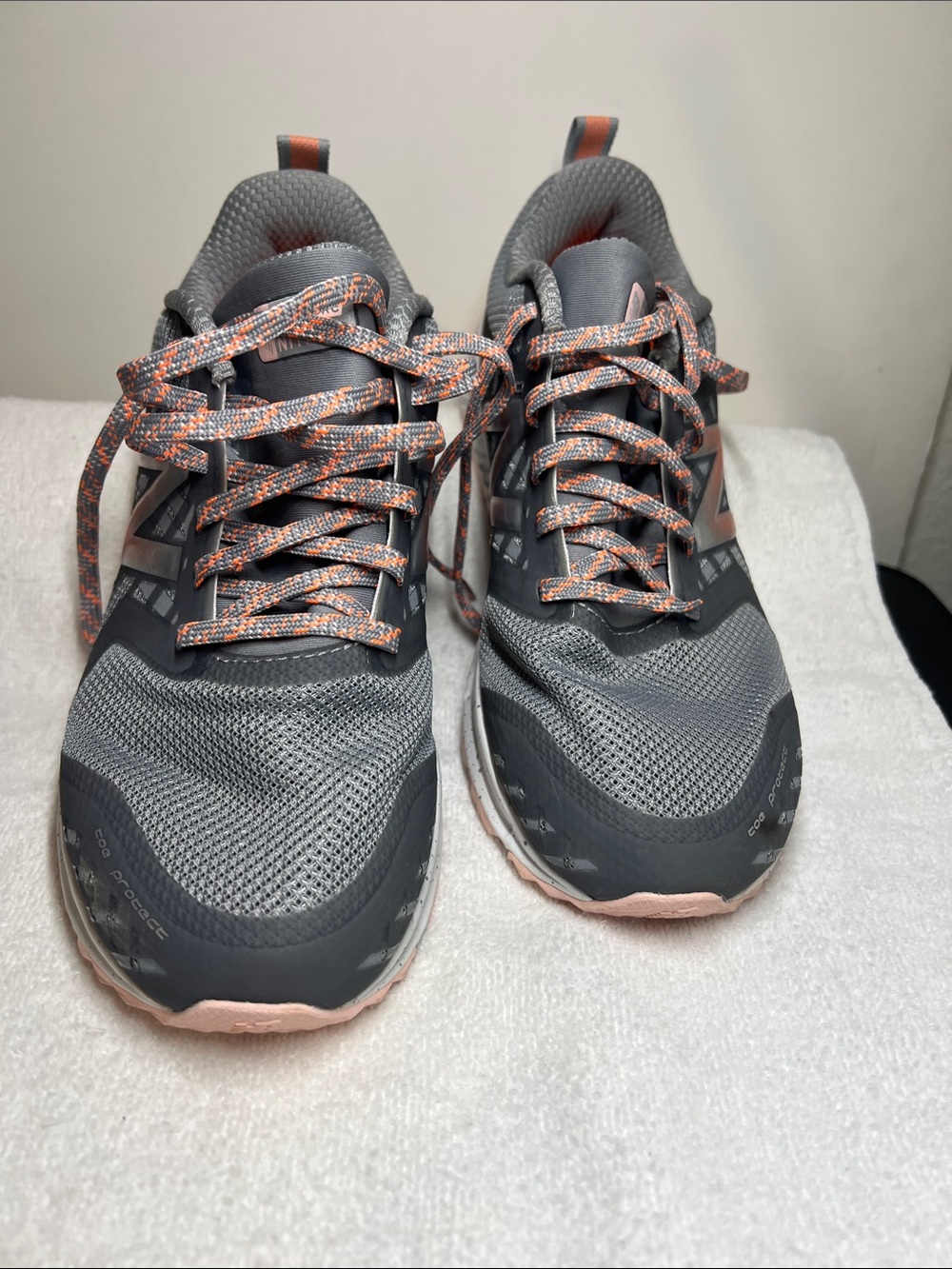 New Balance Women's Gray & Orange Athletic Running Sneakers